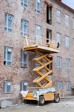 scissor-lift-rental-mistakes-dubai-cover