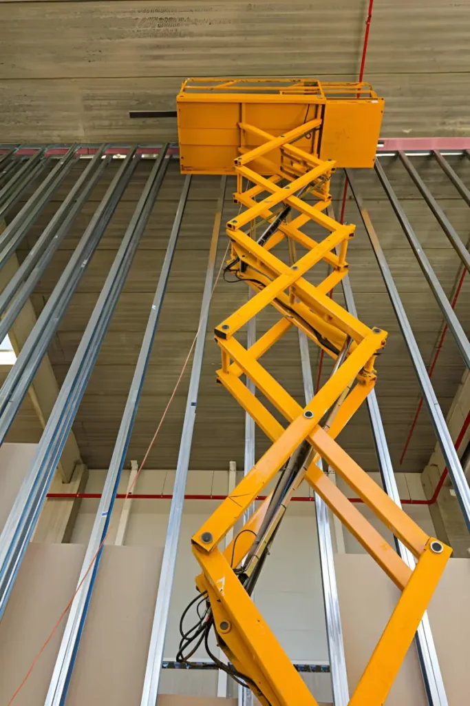 scissors lift rental in dubai